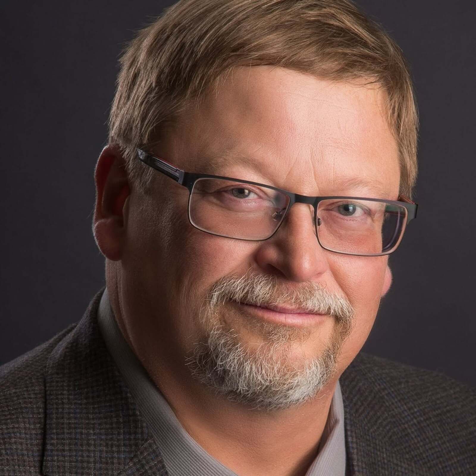 Headshot of Landis