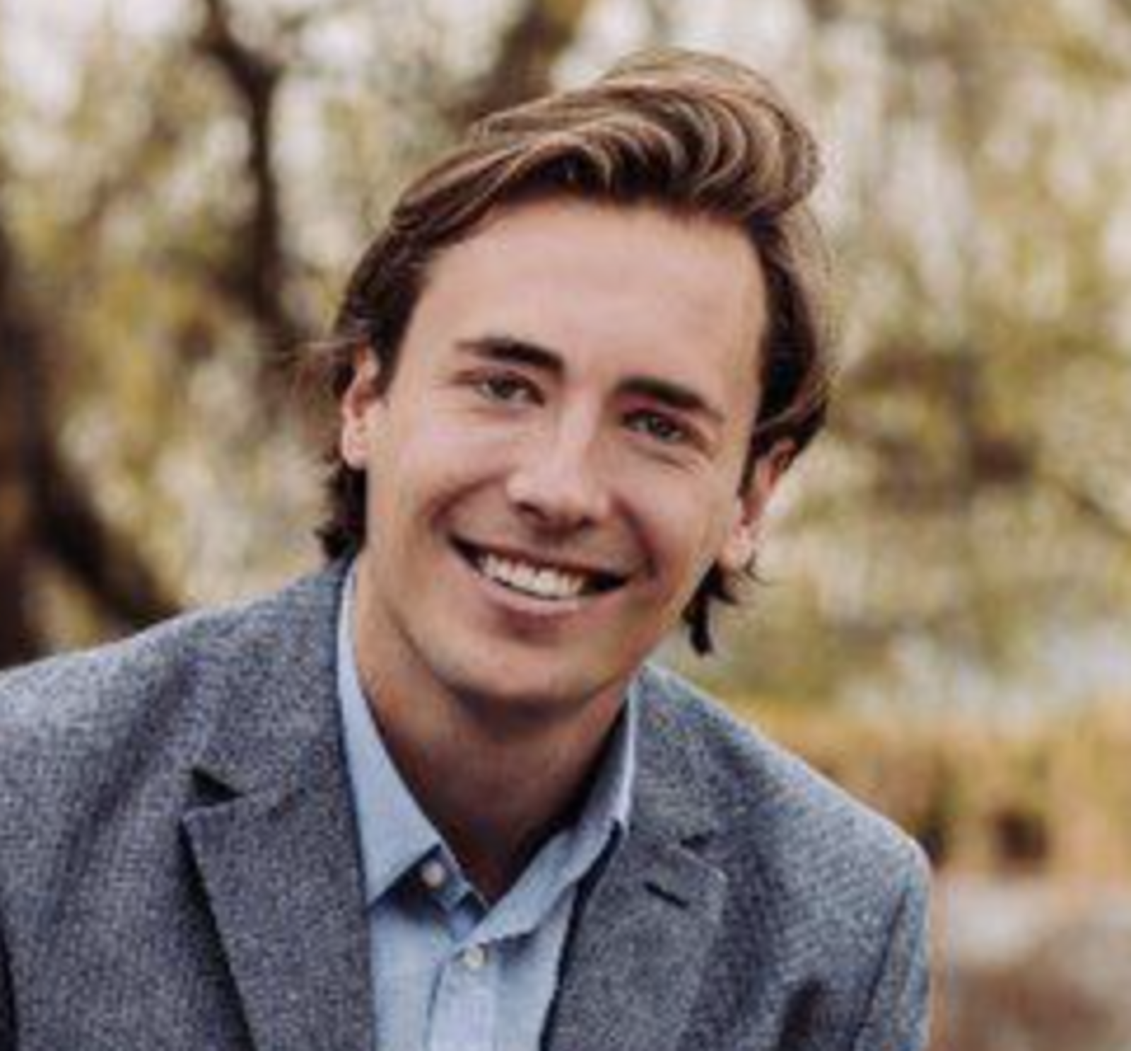 Headshot of Darin