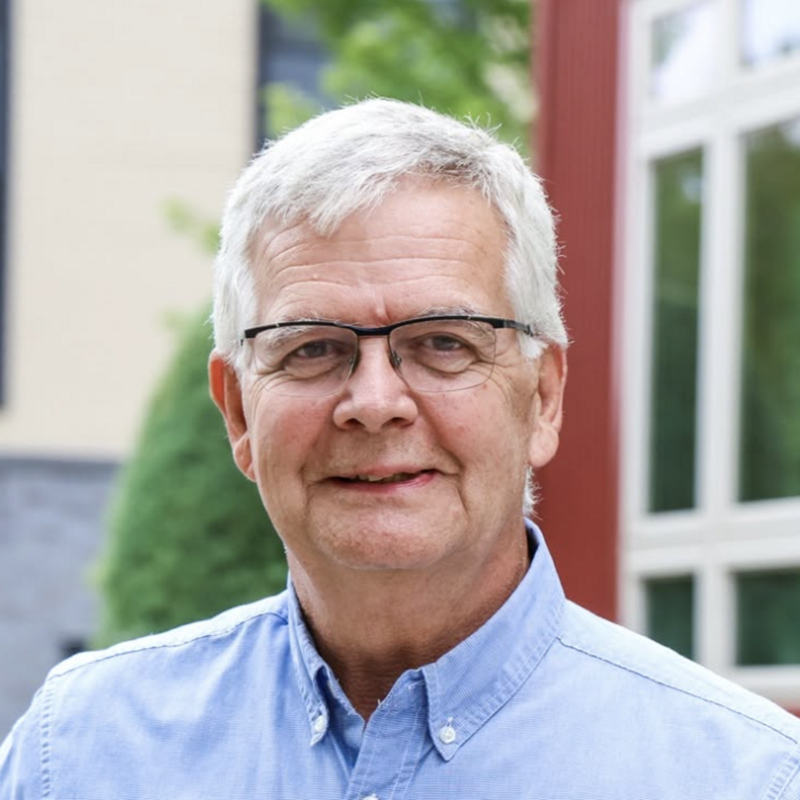 Headshot of Jeff