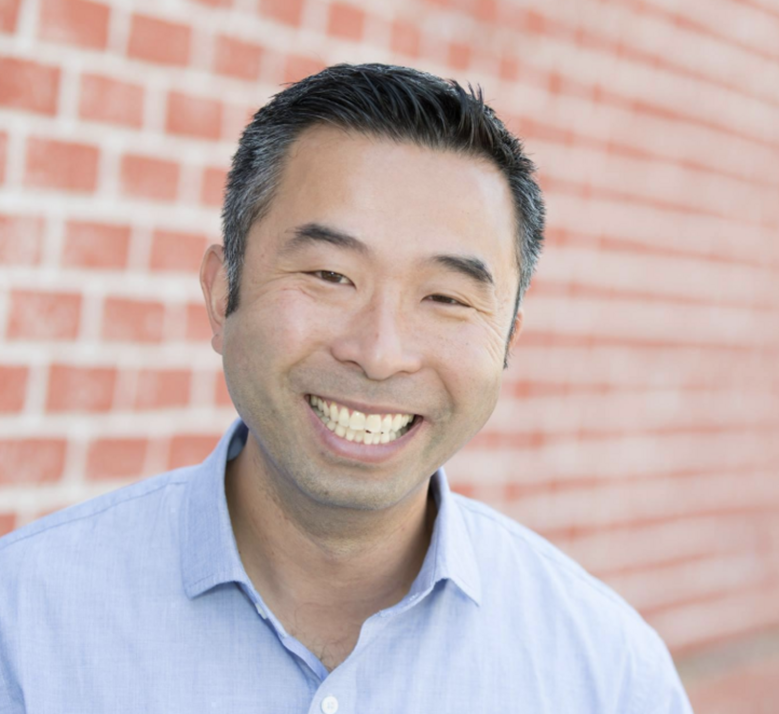 Headshot of Daniel
