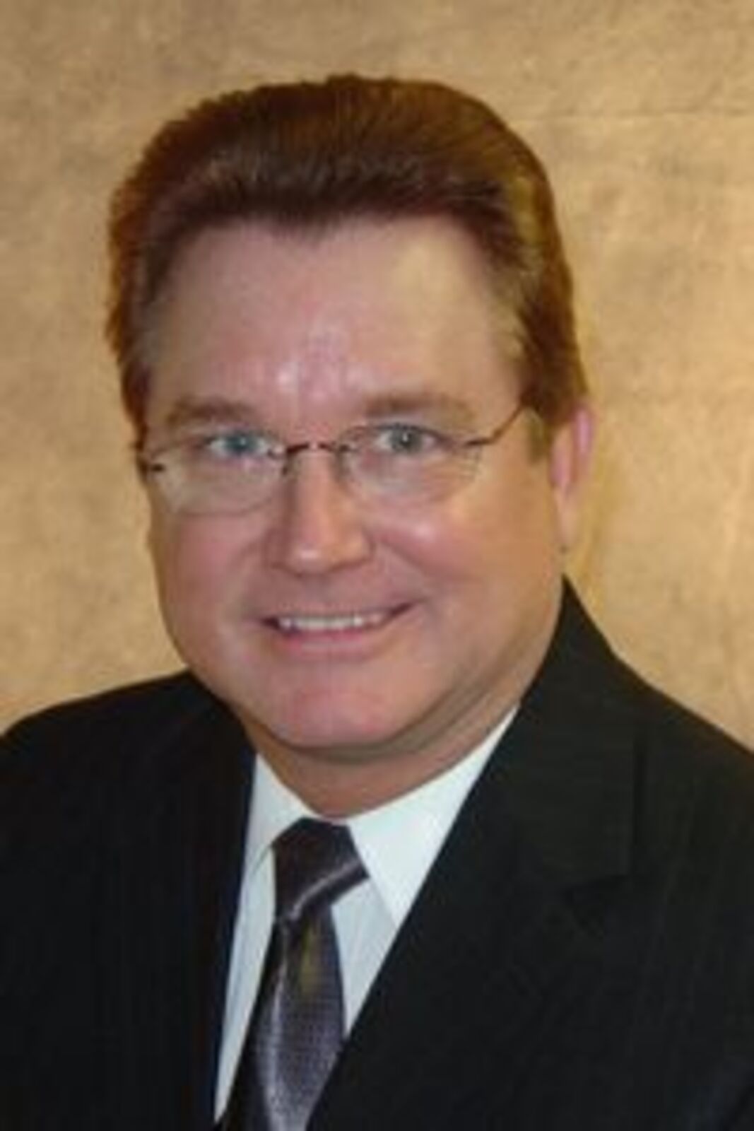 Headshot of Robert