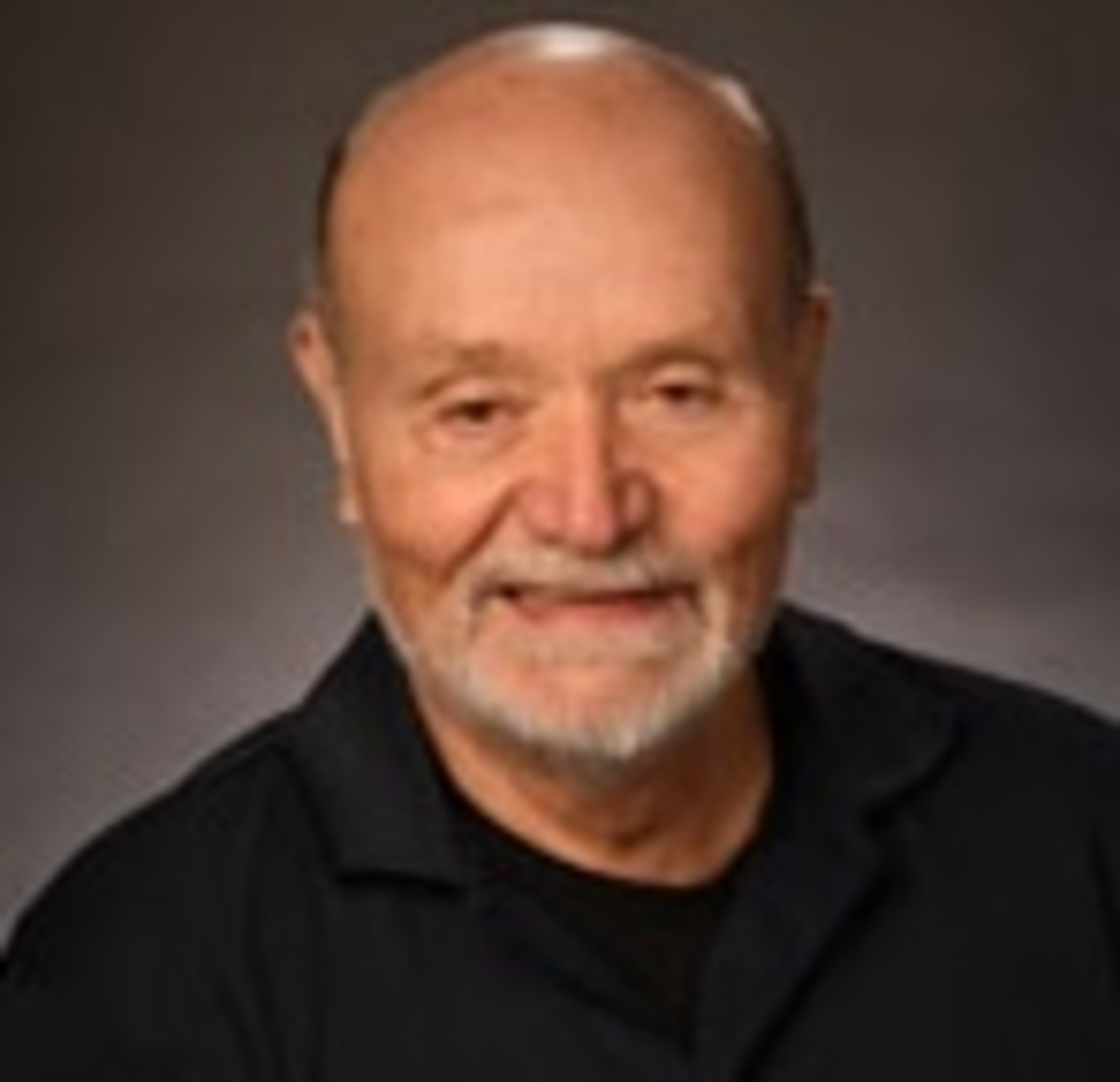 Headshot of Daniel