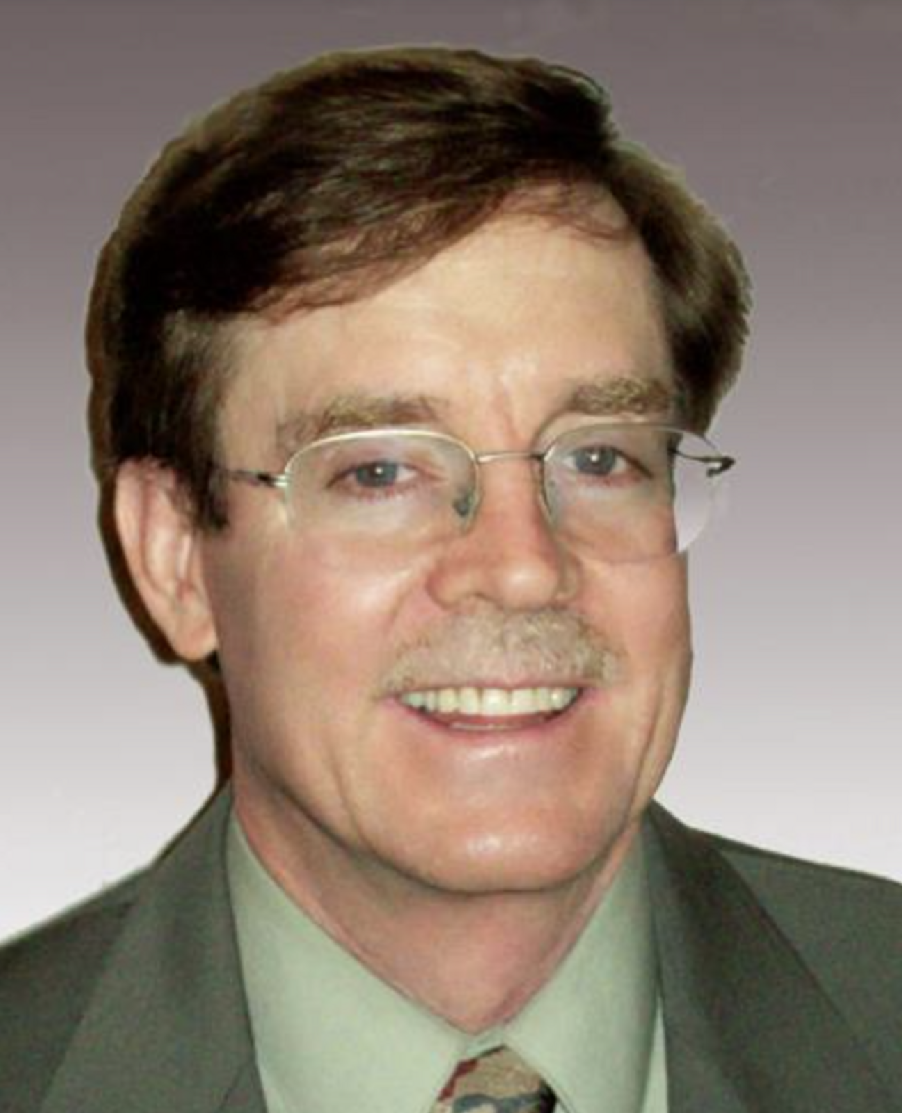Headshot of Kevin