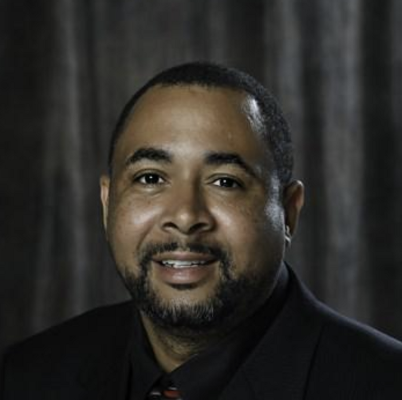 Headshot of Eric