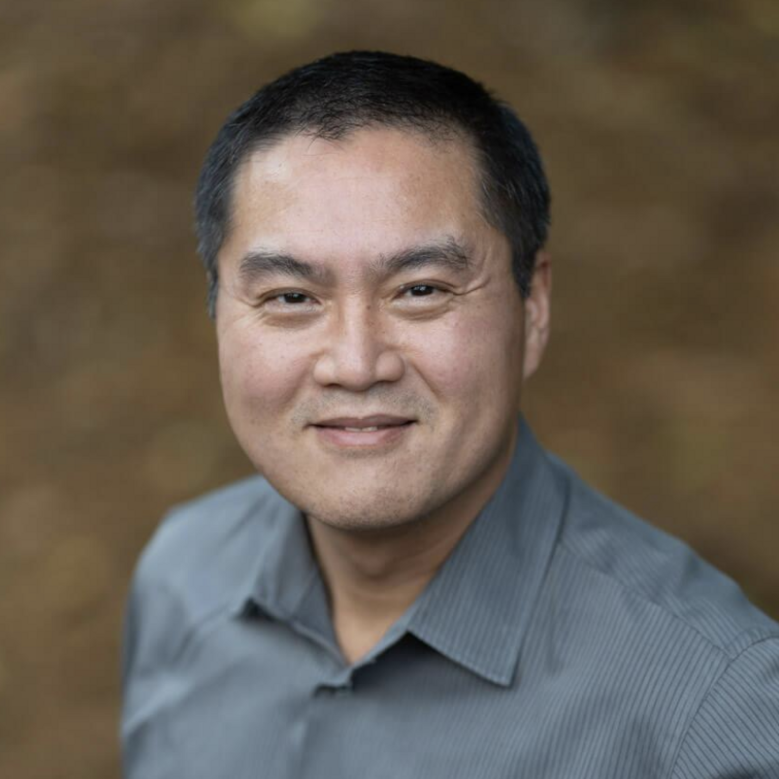 Headshot of Yi-Kang