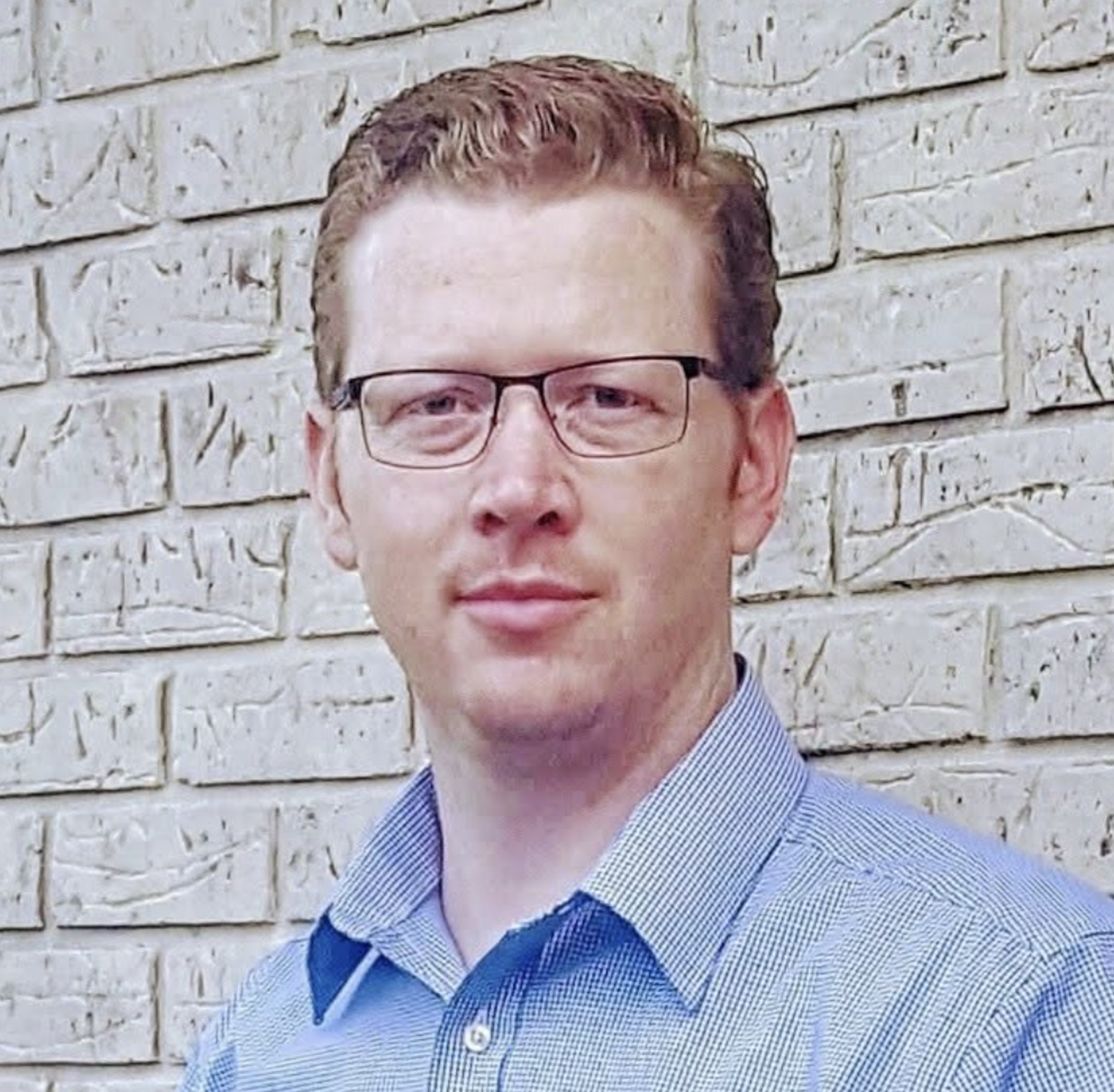 Headshot of Jonathan