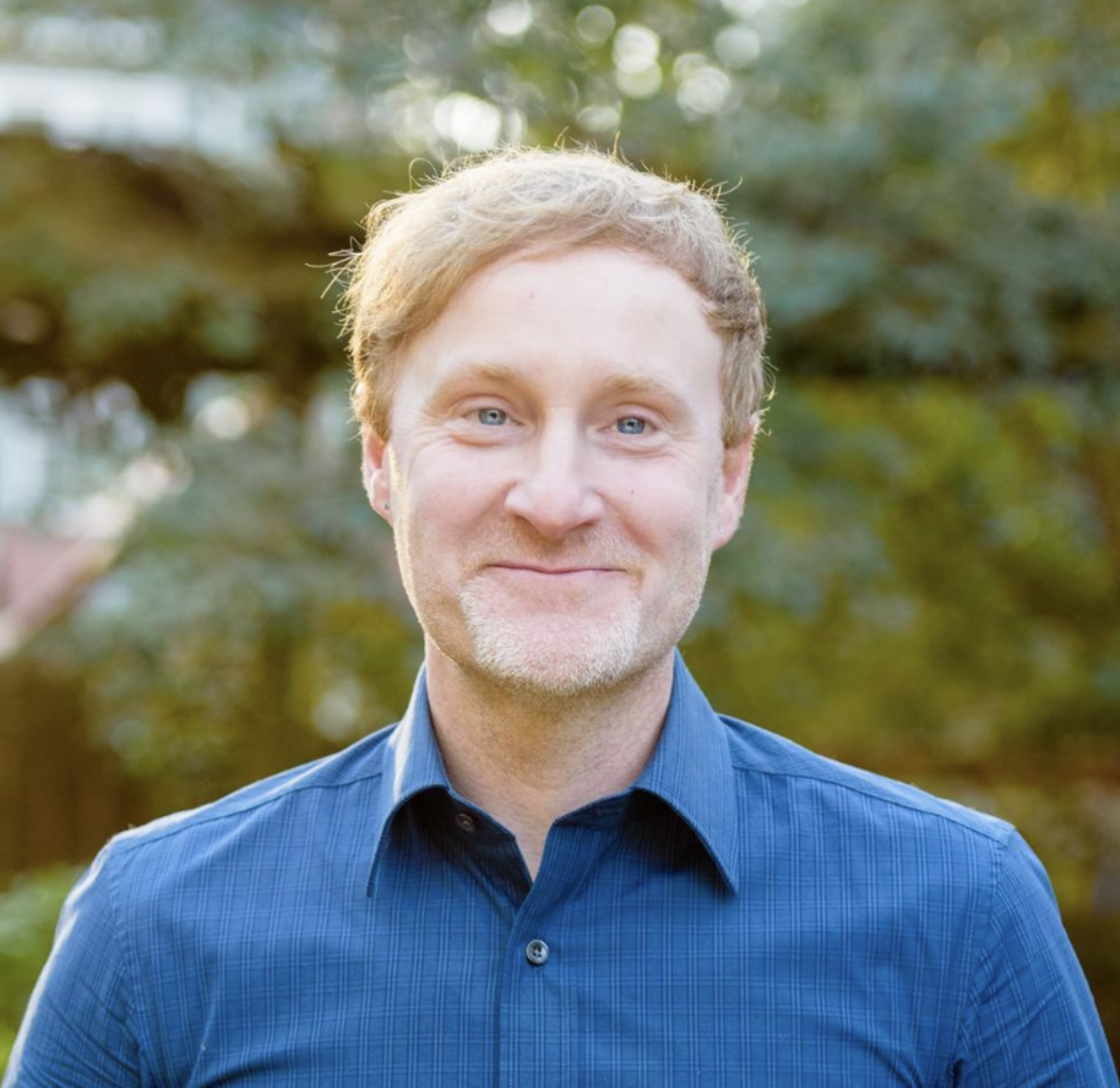 Headshot of Eric