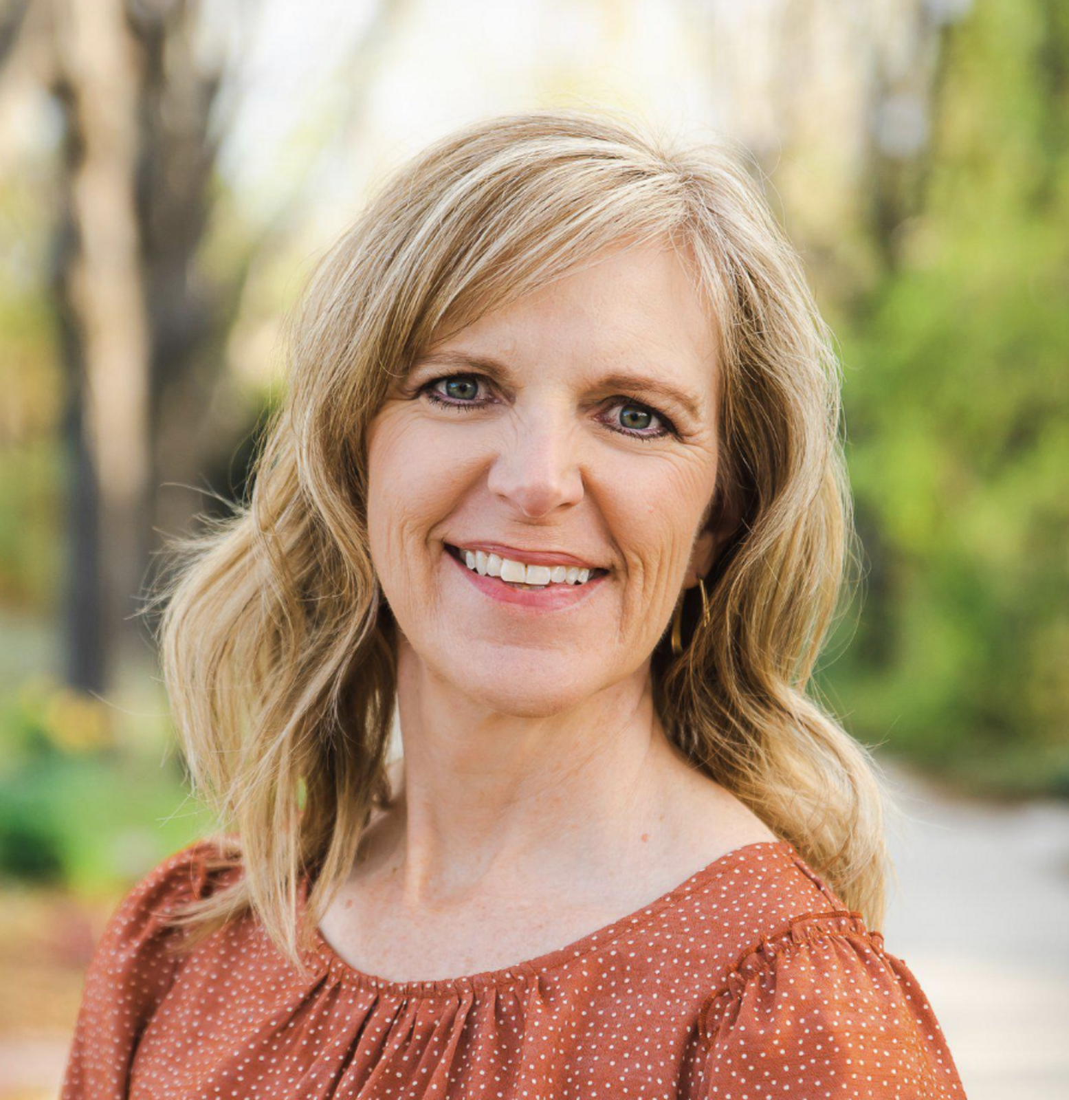 Headshot of Tracy