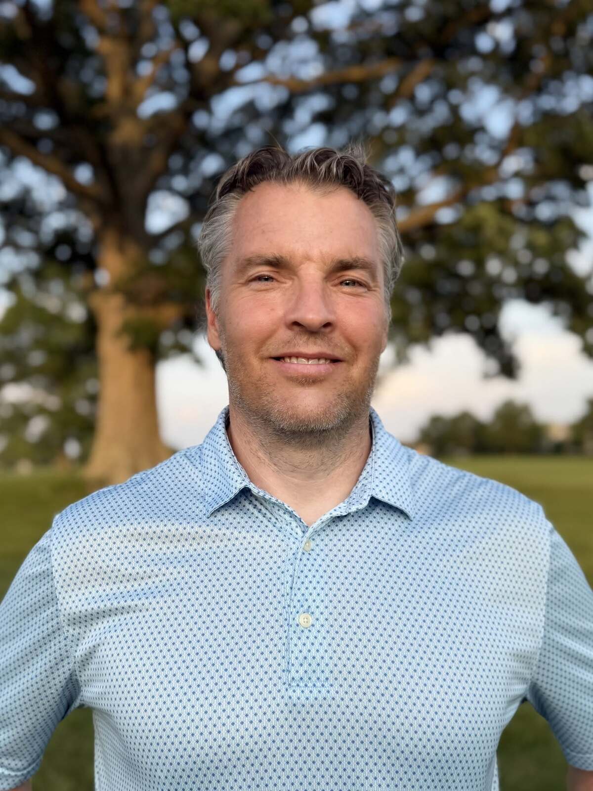 Headshot of Scott