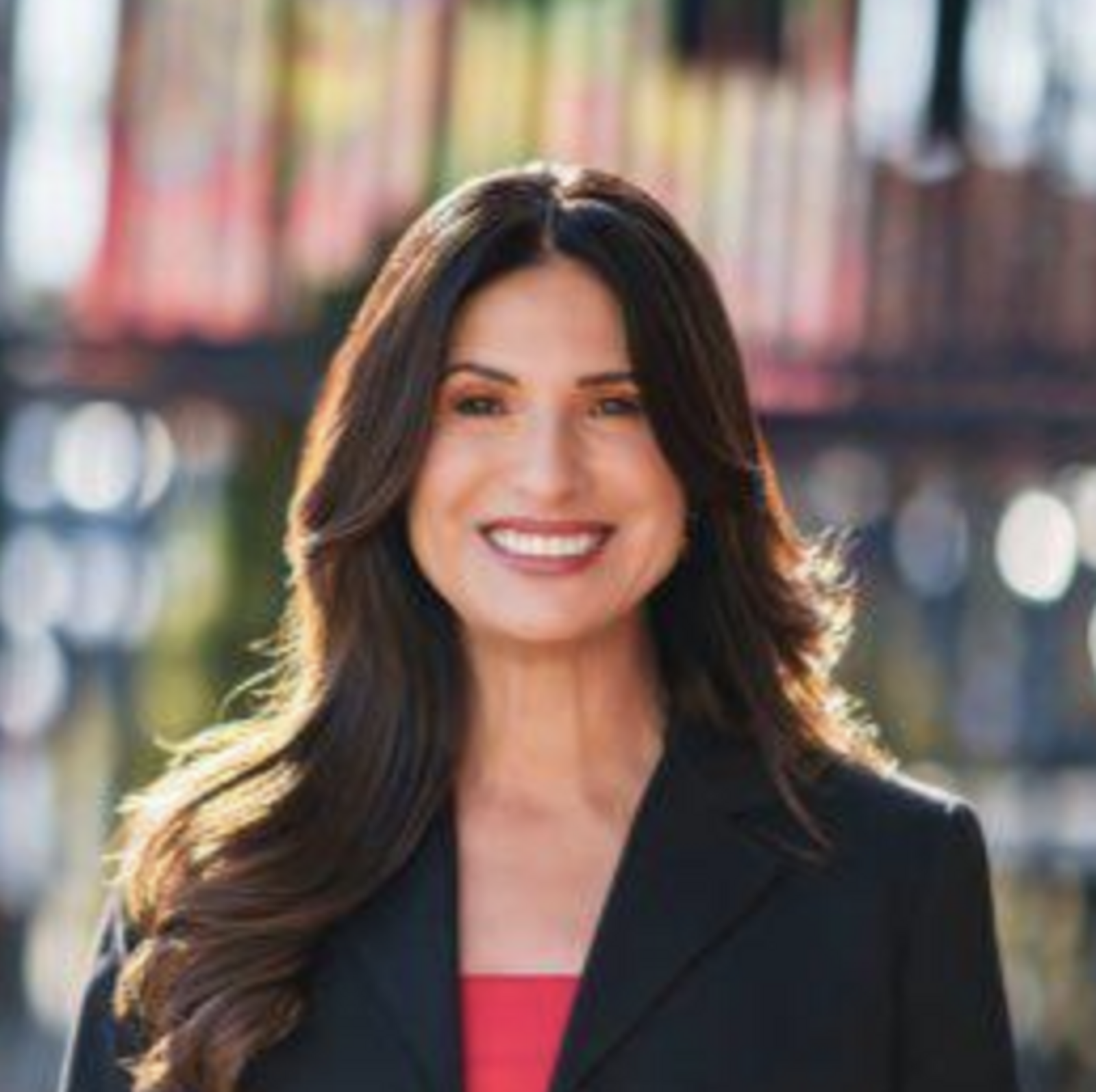 Adriana Guzmán Fralick headshot