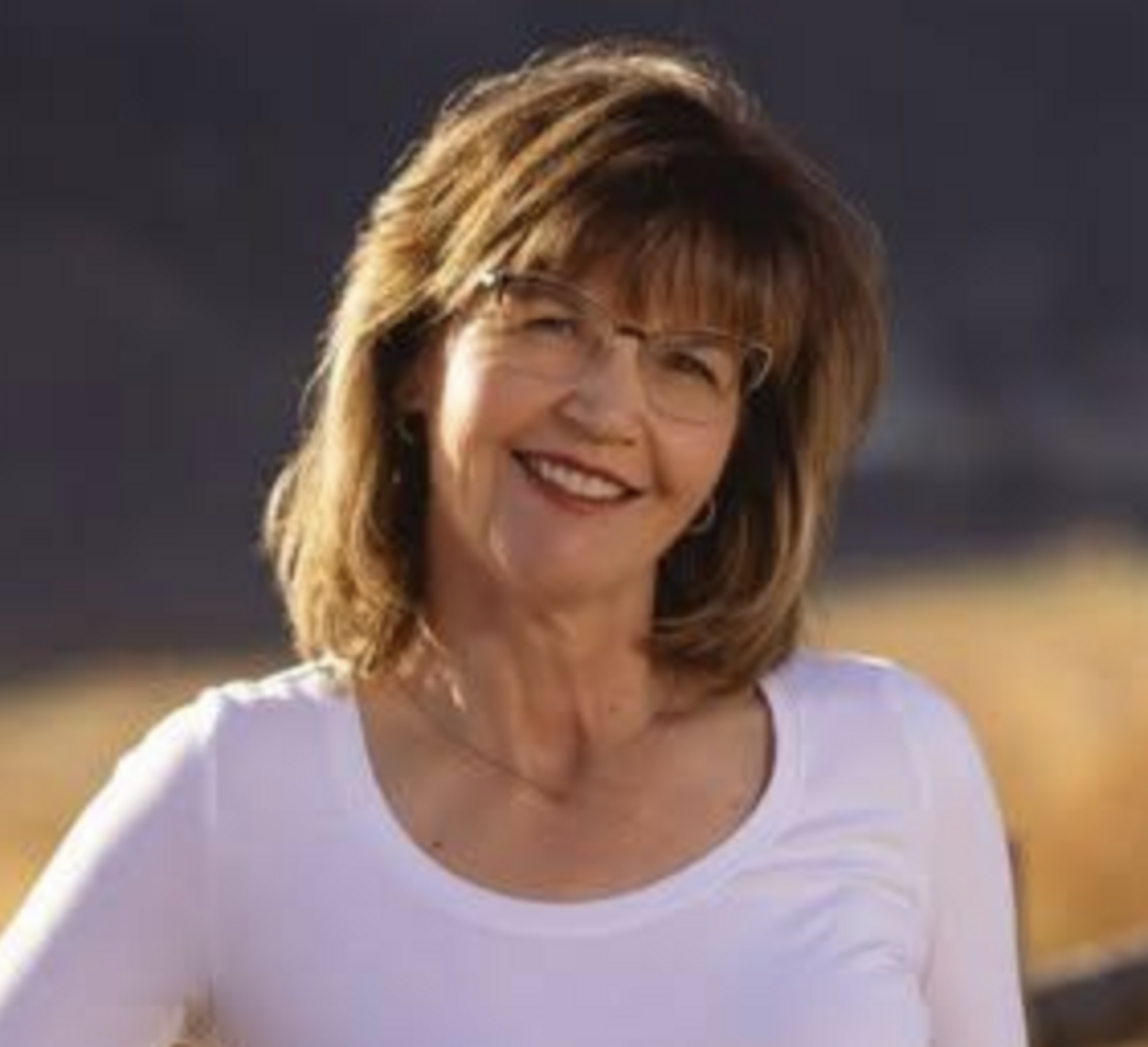 Headshot of Julie