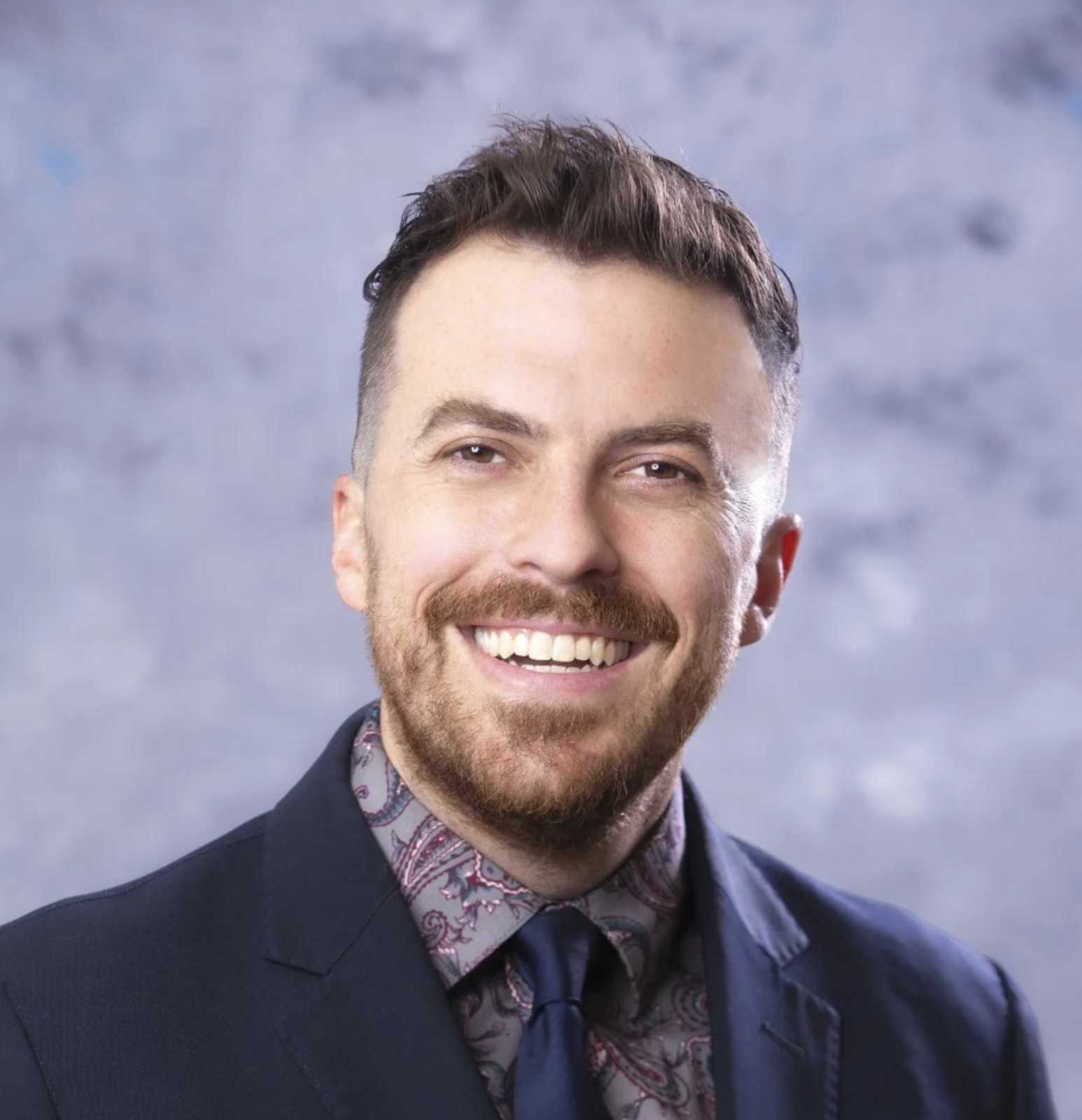Headshot of Vinny