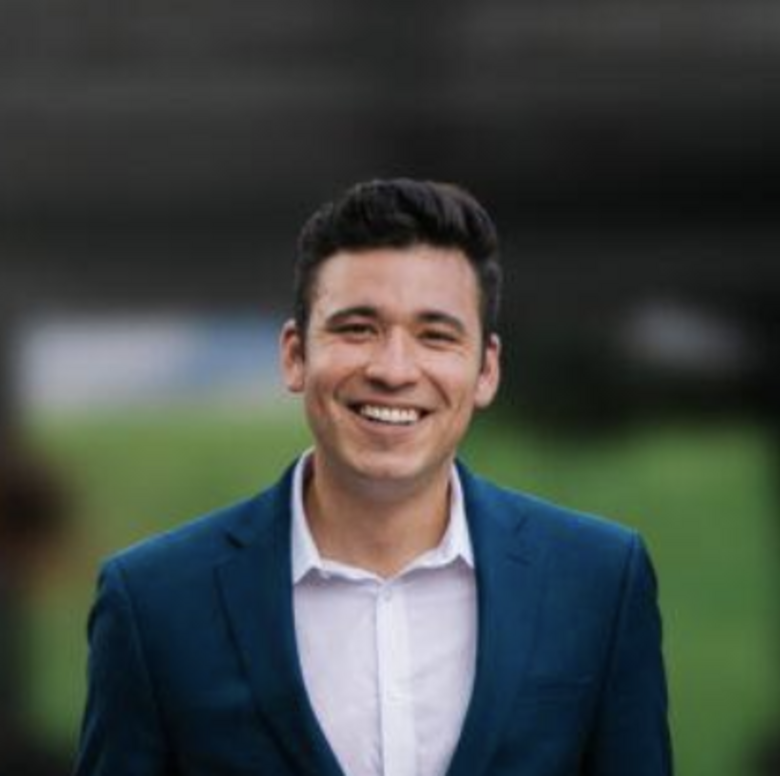 Headshot of Andrés
