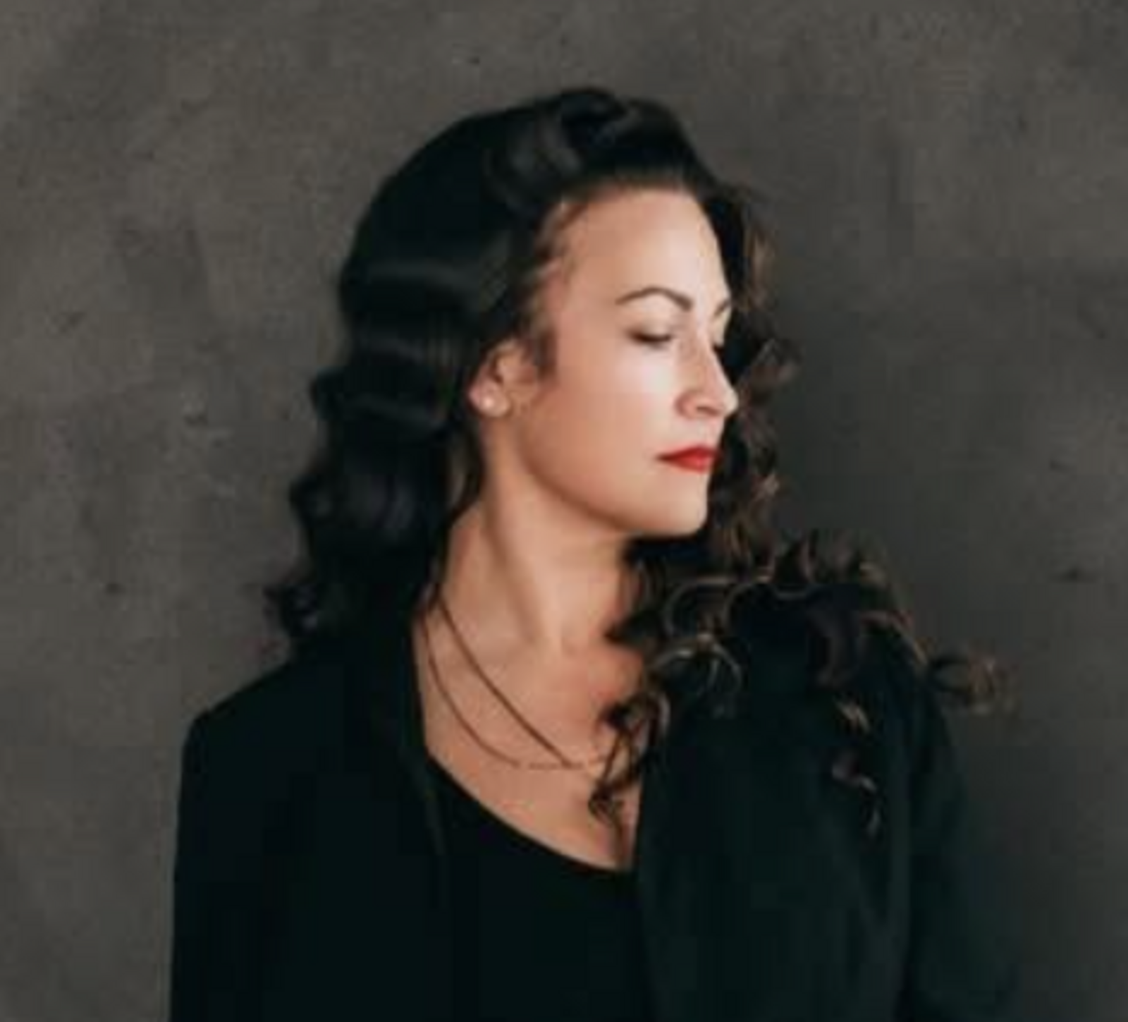 Heather Shelton headshot