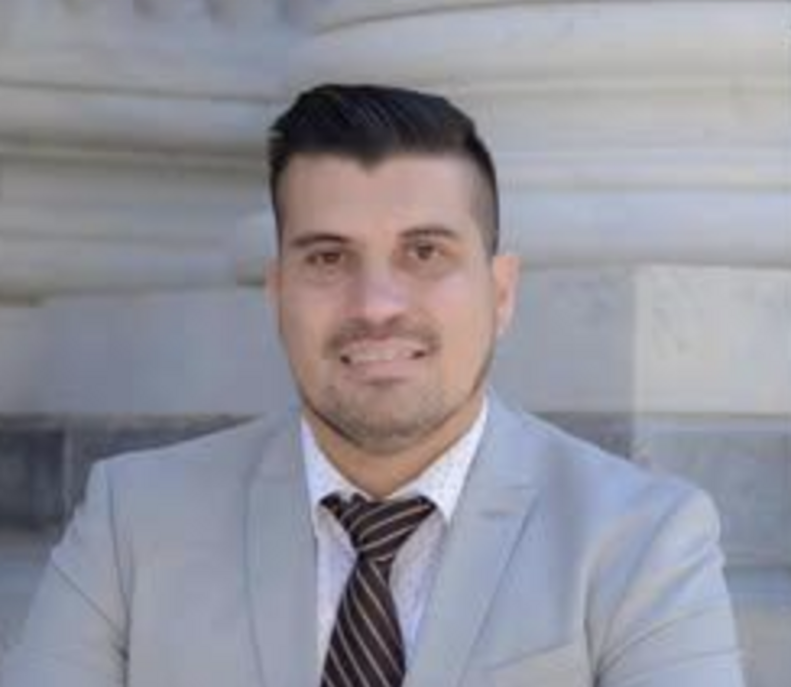 Luis Salazar