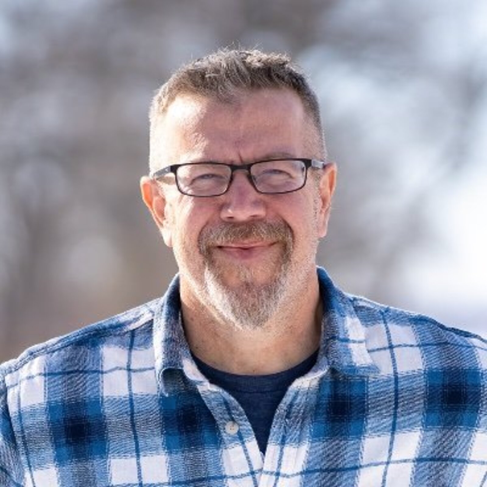 Headshot of Erik