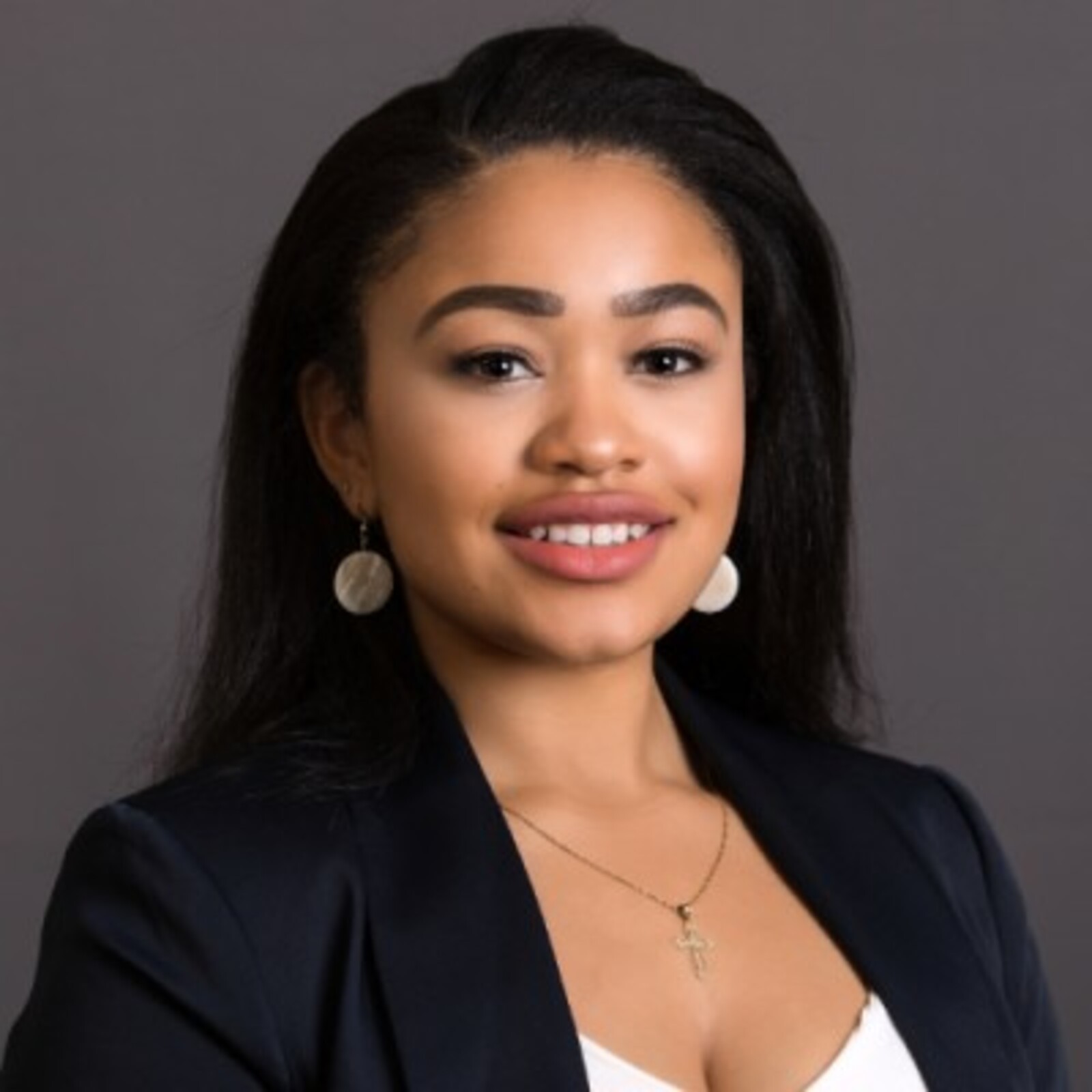 Headshot of Yasmine